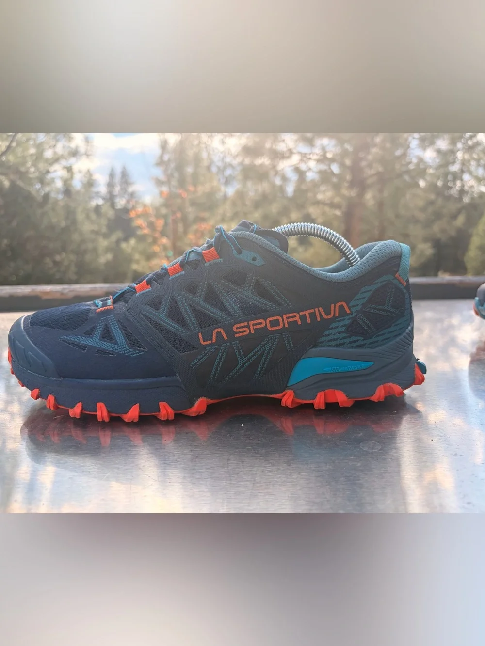 La Sportiva Bushido 3 Wide Trail Shoes Mens size 8.5 - Picture 2 of 7